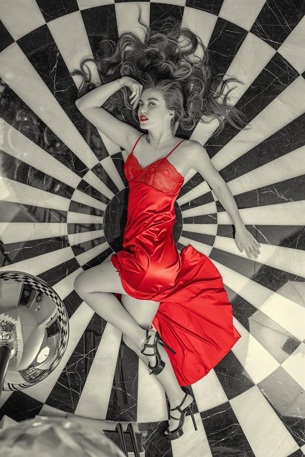 Dantelli Uzun Yırtmaçlı Saten Gecelik Elbise String Takım Kırmızı -F31512